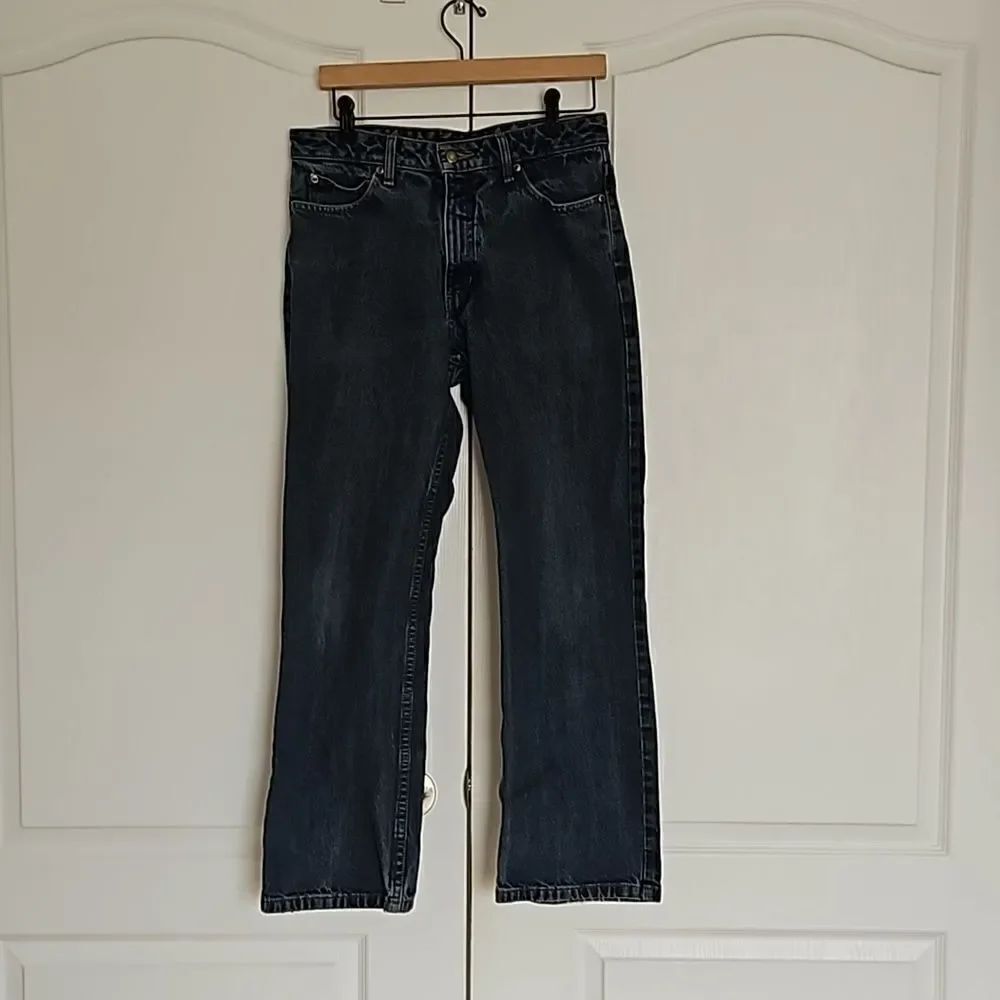 Van Heusen Men's Relaxed Fit Denim Jeans 30/30 Dark Blue Washed